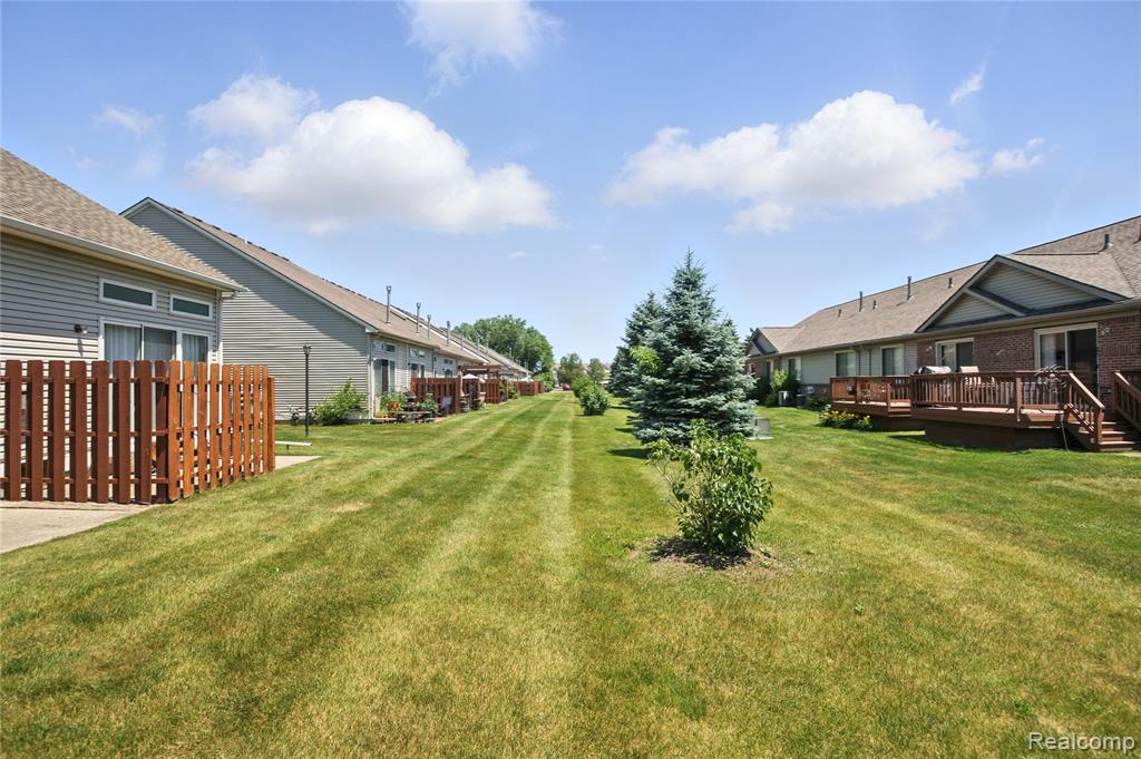 50501 Abbey Drive, New Baltimore, MI 48047 — Photo 38