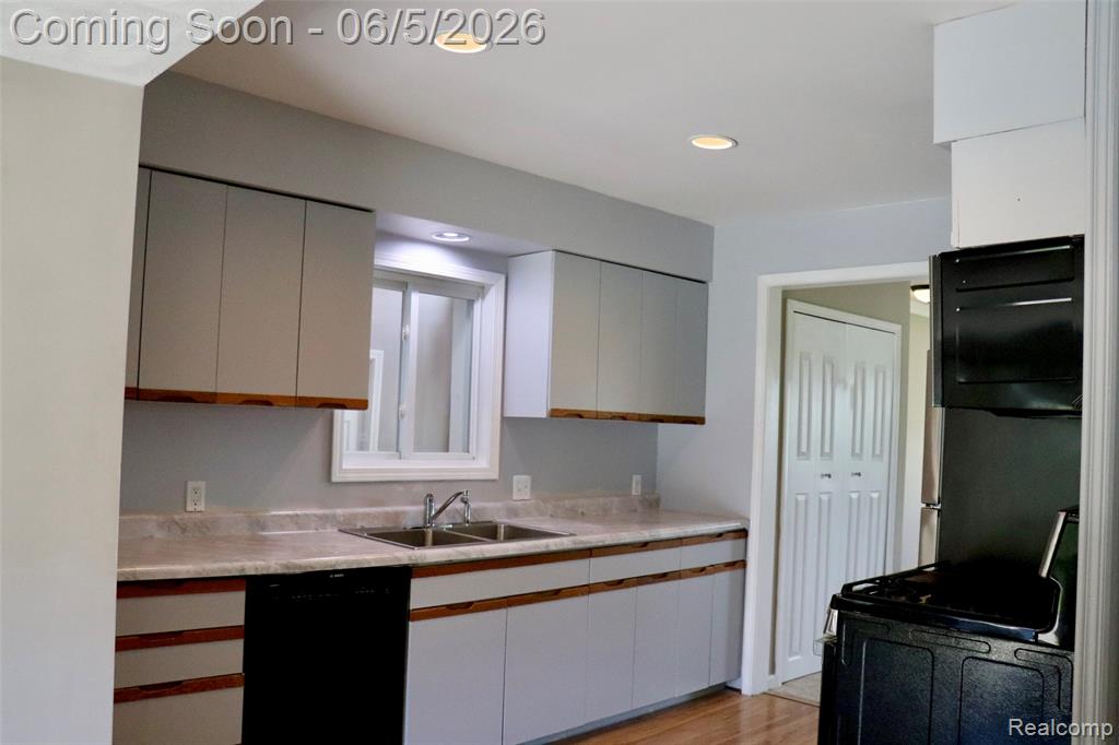 7044 Desmond Road, Waterford, MI 48329 — Photo 63