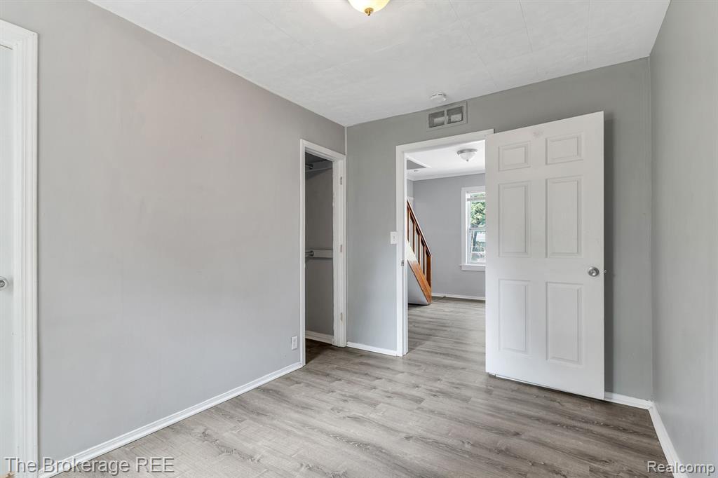 467 W MAXLOW Avenue, Hazel Park, MI 48030 — Photo 17