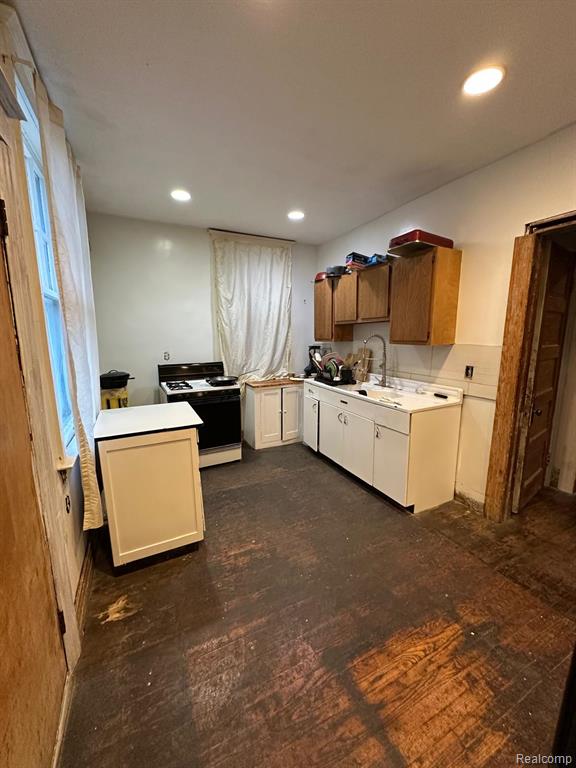 677 ATKINSON Street, Detroit, MI 48202 — Photo 8