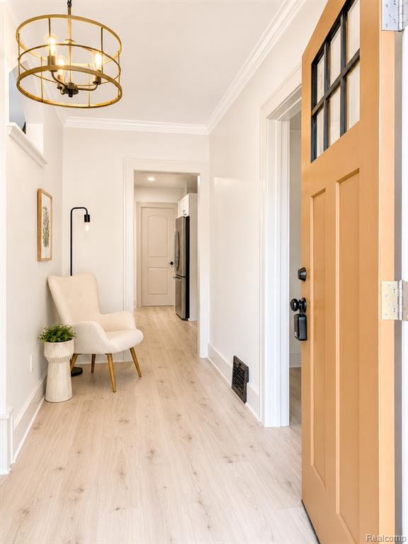 214 E Hazelhurst Street - Photo 2