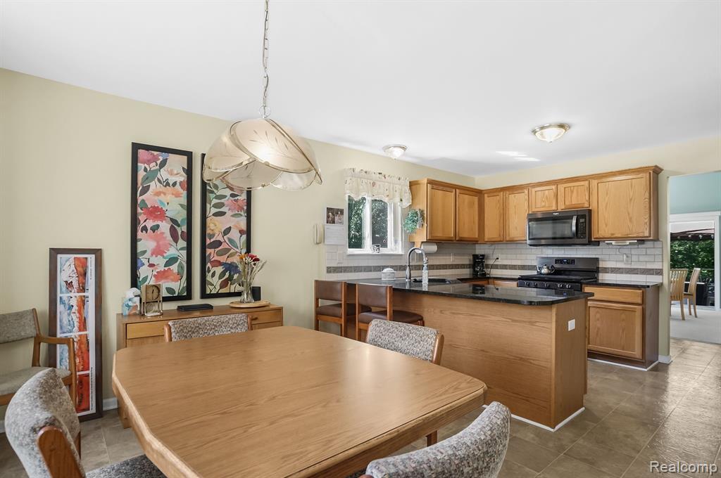 44347 LA DOMAIN Drive, Sterling Heights, MI 48314 — Photo 8