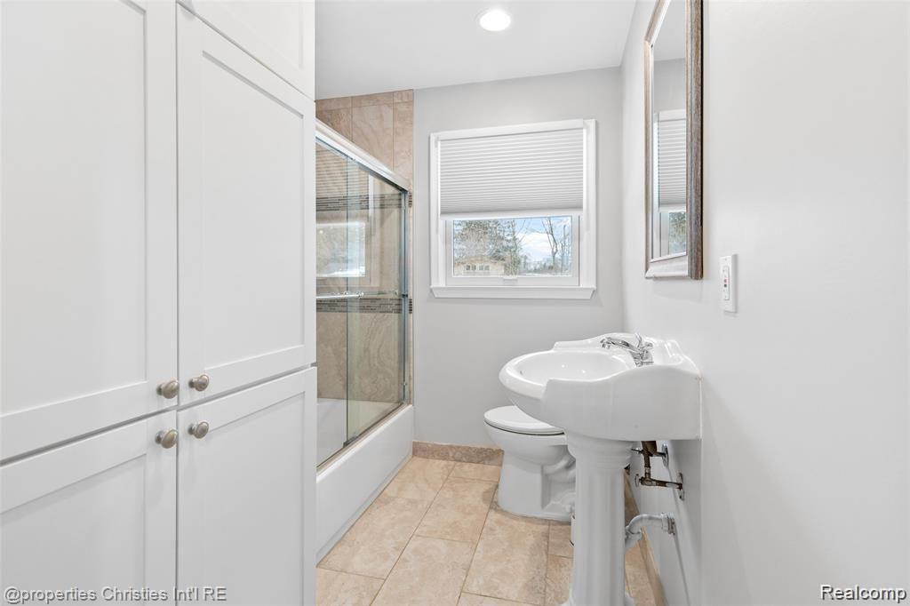 6881 W DARTMOOR Road, West Bloomfield, MI — Photo 7