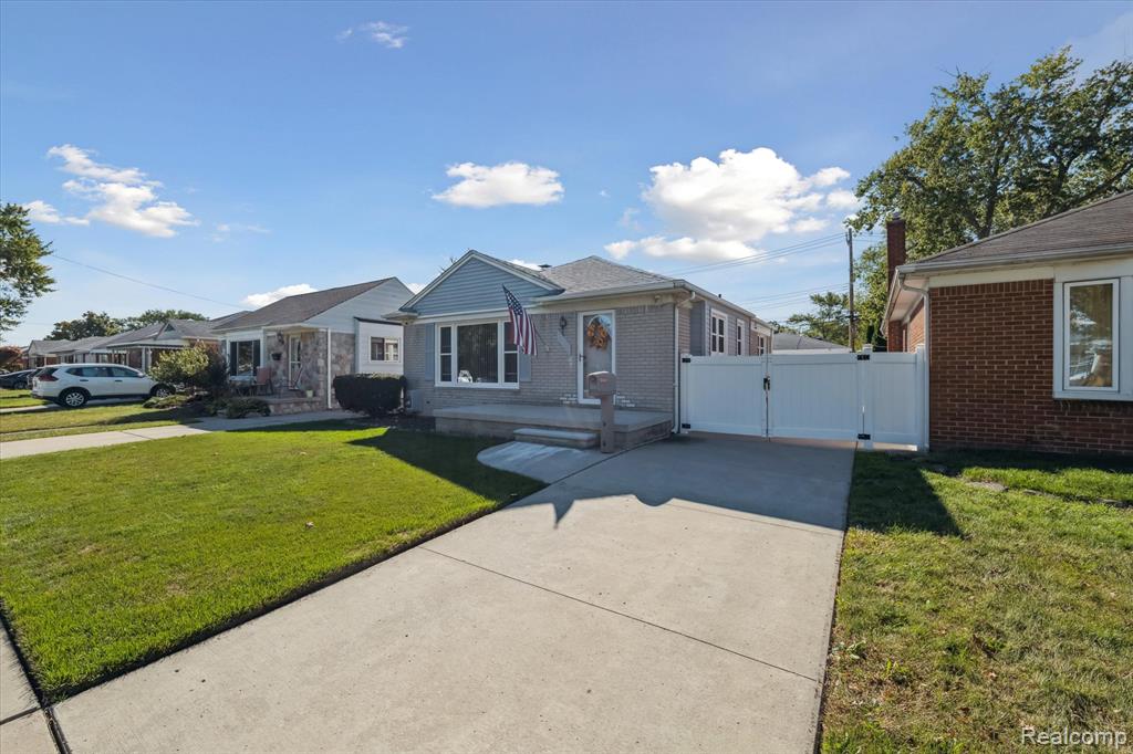 13121 Orchard Road, Southgate, MI 48195 — Photo 2