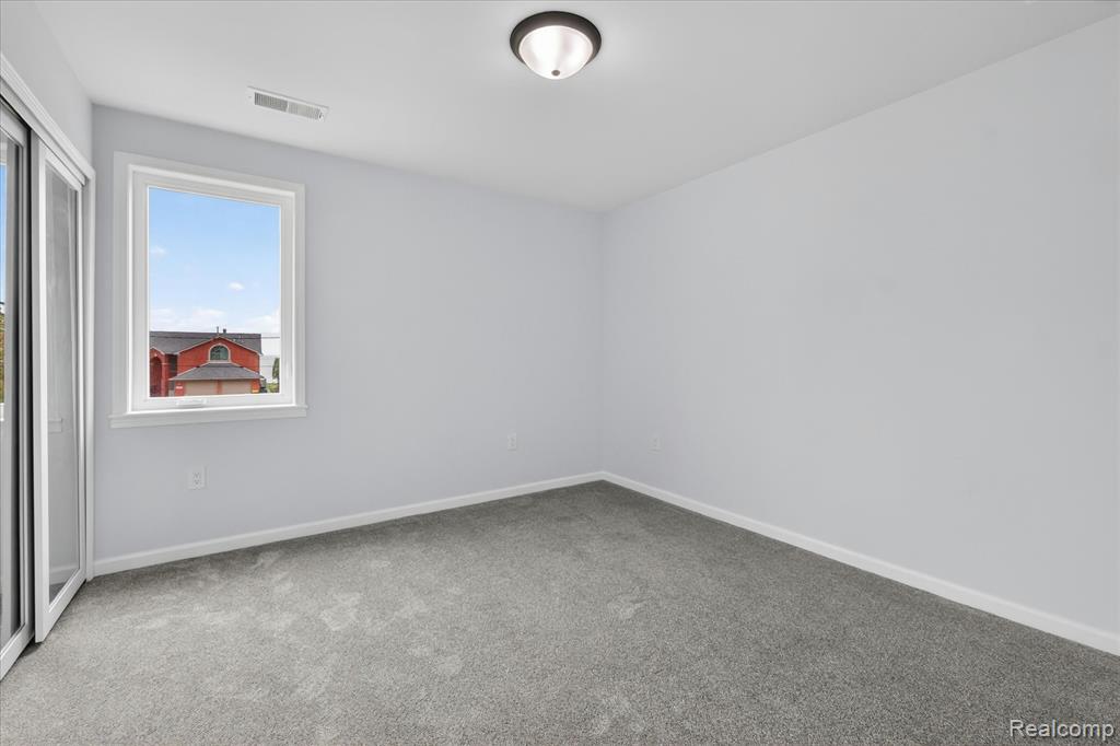 37235 Jefferson Avenue, Harrison Township, MI — Photo 21