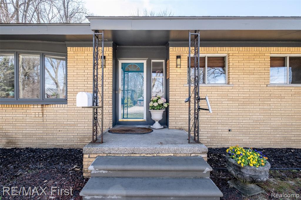 905 W Parker Avenue, Madison Heights, MI 48071 — Photo 5