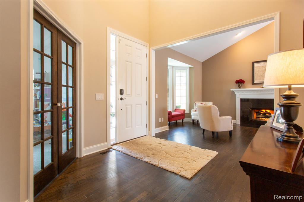 414 Roundview Drive, Rochester, MI 48307 — Photo 7