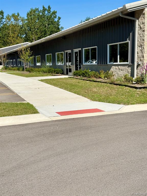 6060 Schooner Drive, Van Buren, MI 48111