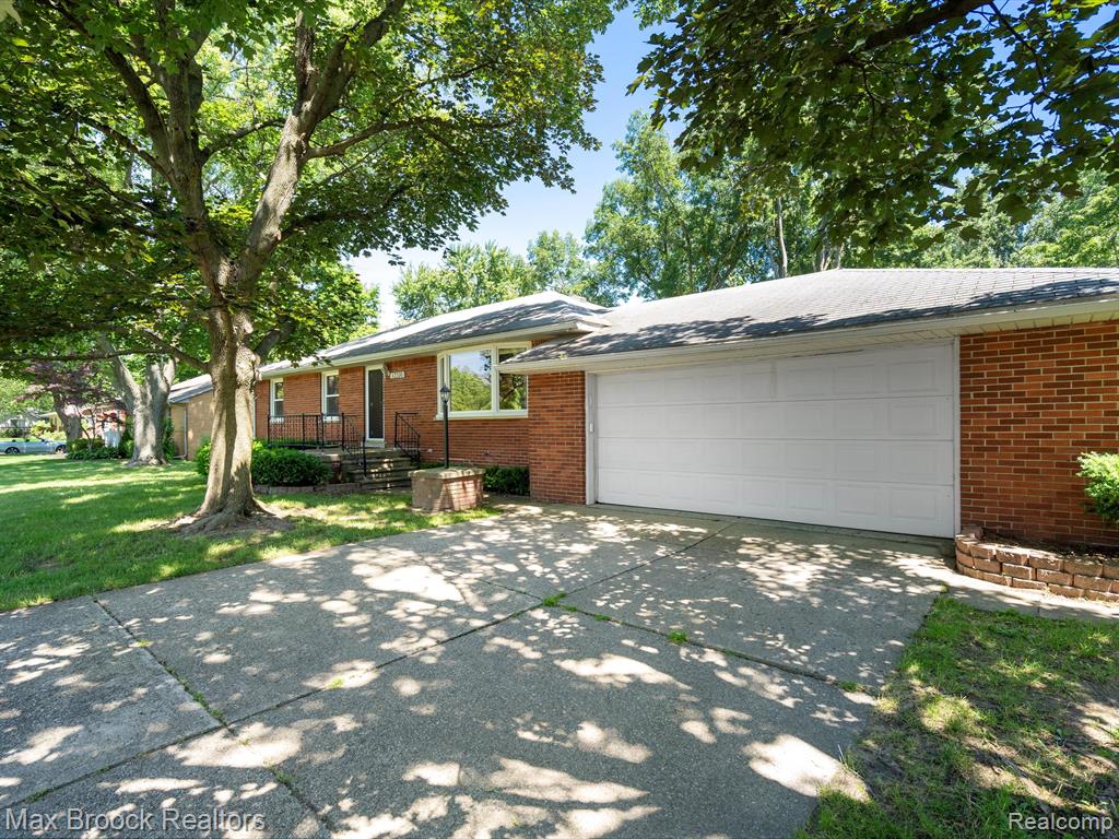 42300 Schoolcraft Road, Plymouth, MI 48170 — Photo 2