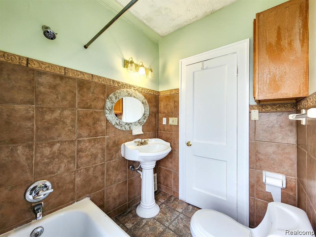 1612 Atkinson Street, Detroit, MI 48206 — Photo 51
