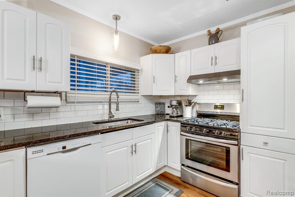 730 RENSHAW Street, Rochester, MI 48307 — Photo 15