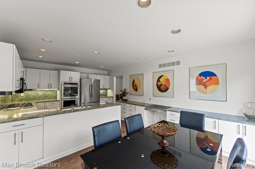 5725 Ridgewood Road, West Bloomfield, MI — Photo 14