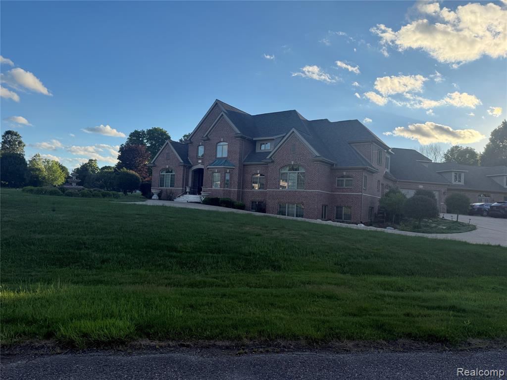 2665 Timber Lane Drive, Flushing, MI 48433 — Photo 2