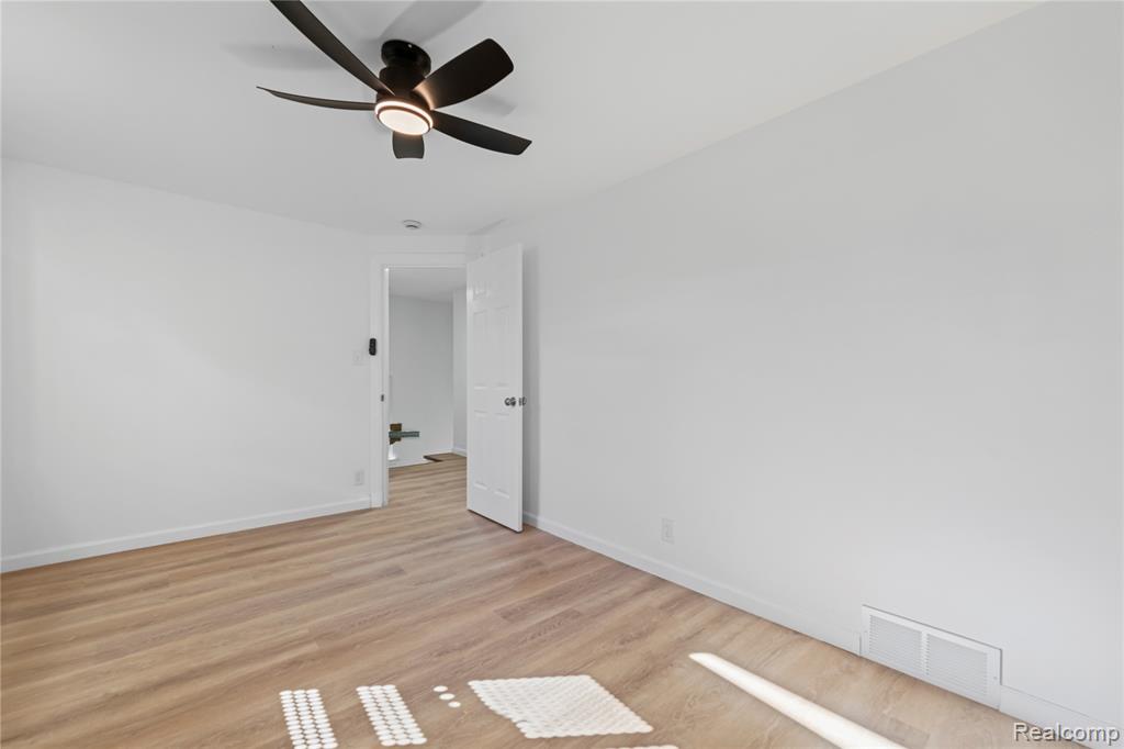 16560 Oakfield Street, Detroit, MI 48235 — Photo 13