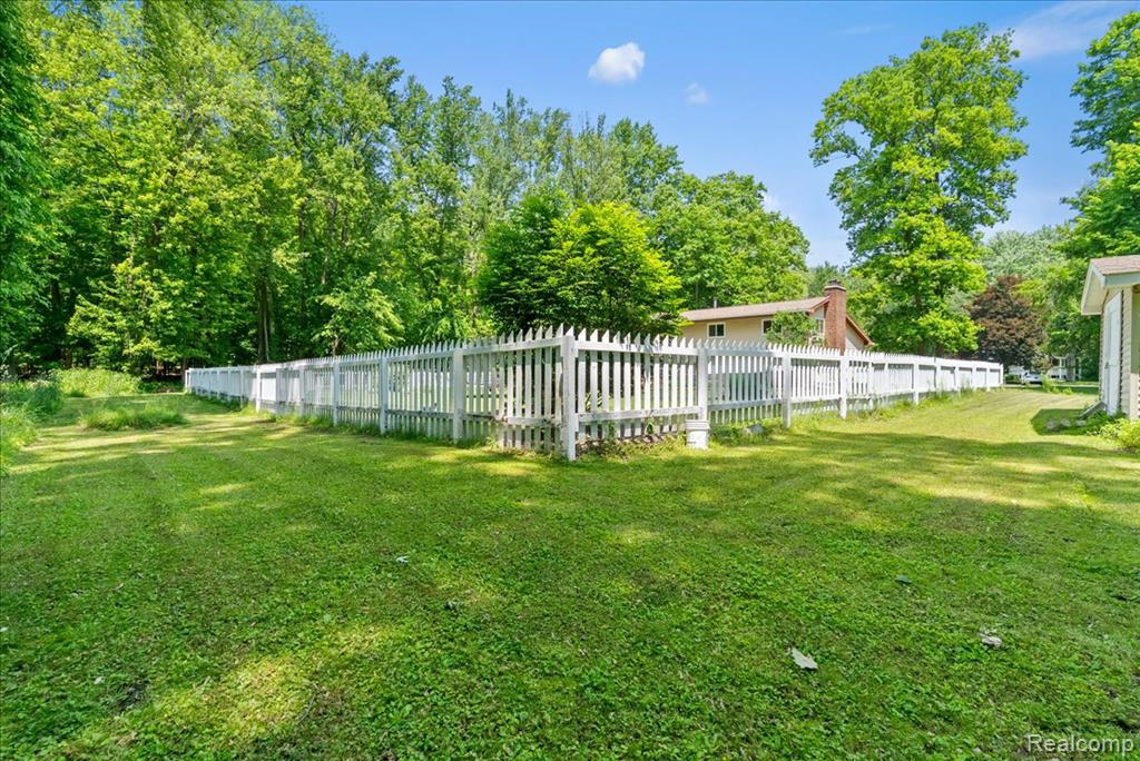 956 Chickasaw Drive, Mason, MI 48854 — Photo 33