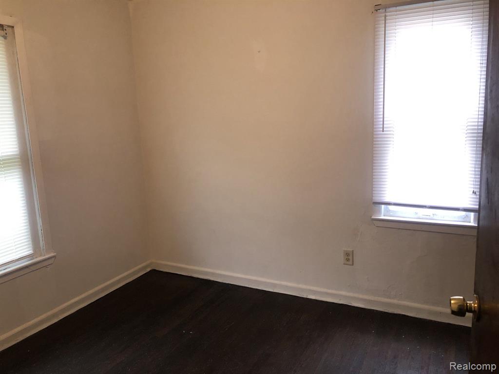 733 E PIKE Street, Pontiac, MI 48342 — Photo 9
