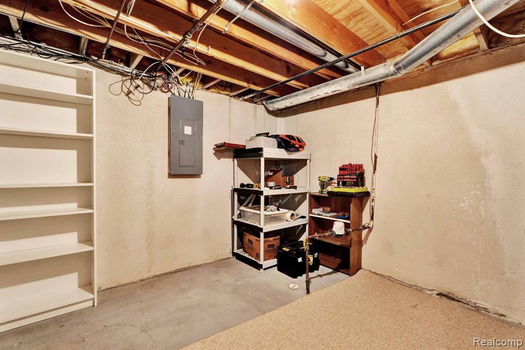 8155 Parkside Drive, Westland, MI — Photo 50