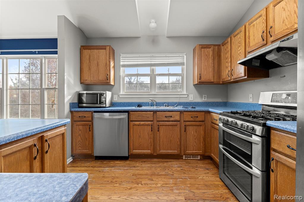 7595 Streamwood Drive, Ypsilanti, MI 48197 — Photo 14