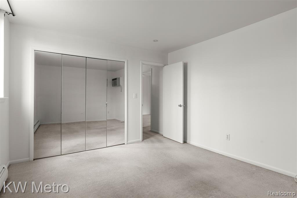 4909 Crooks Road, E8, Royal Oak, MI 48073 — Photo 6