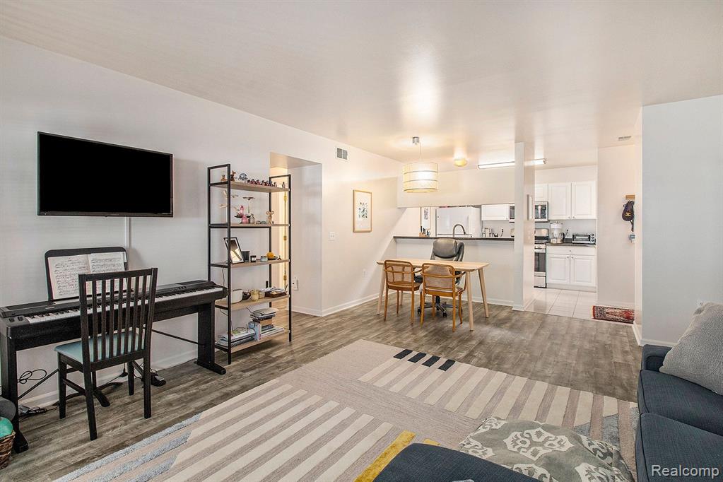 2808 S Knightsbridge Circle, Ann Arbor, MI 48105 — Photo 12