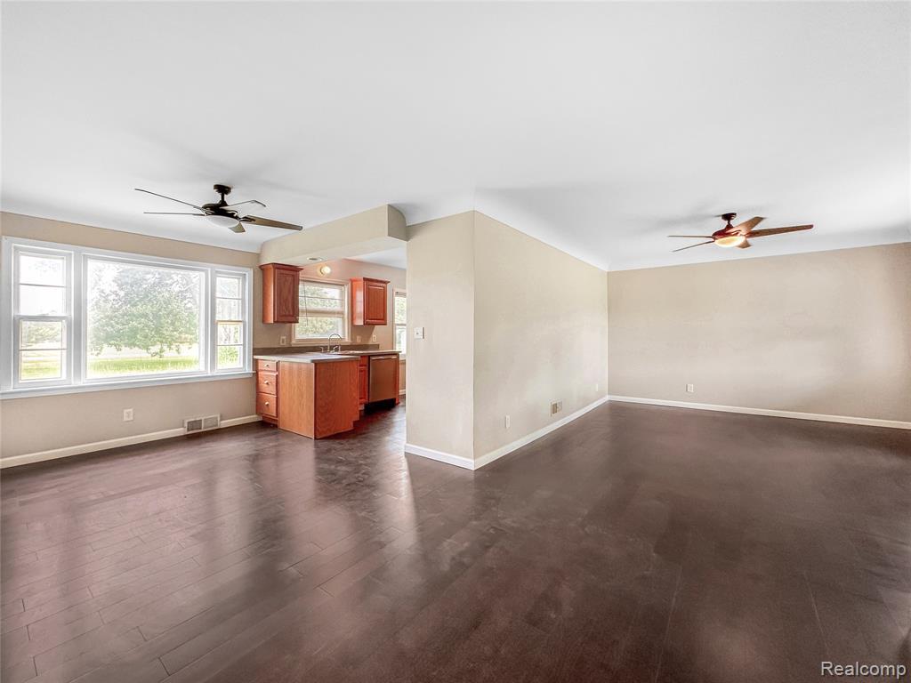 4078 W Coldwater Road, Flint, MI 48504 — Photo 8