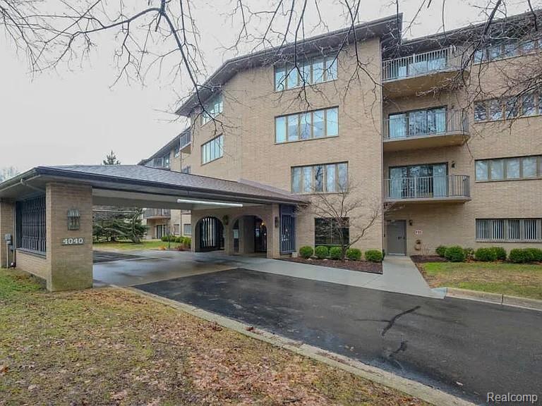 4040 Greenleaf Circle, 110, Kalamazoo, MI 49008 — front exterior