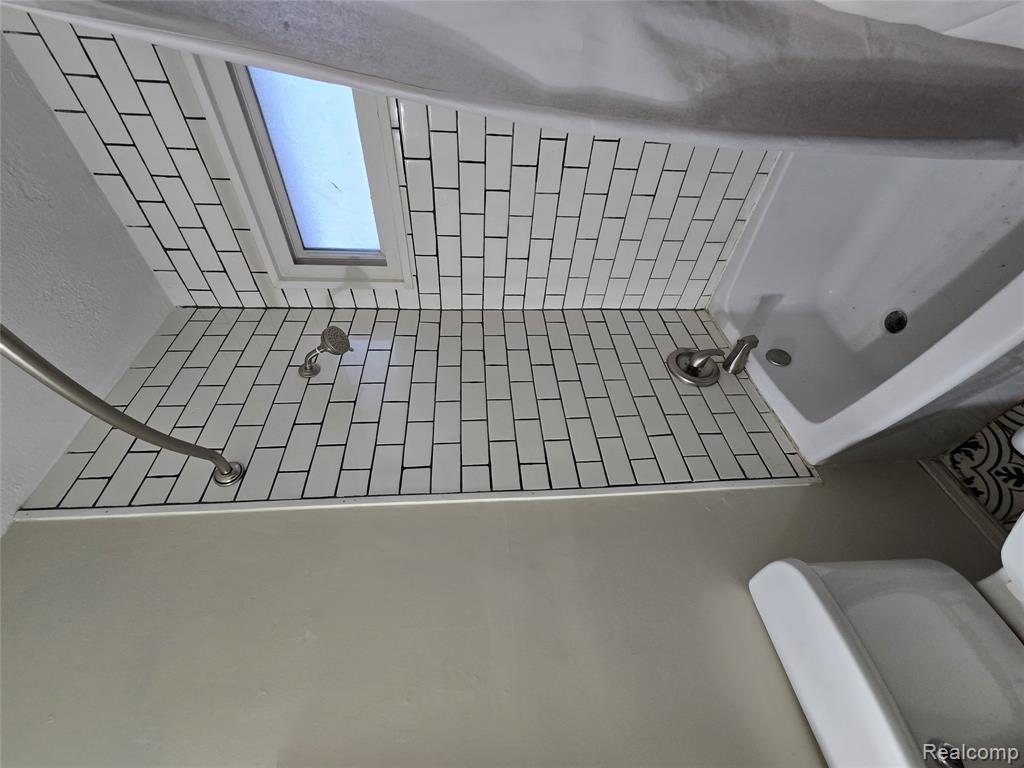 6465 Monrovia Drive, Waterford, MI 48329 — Photo 16