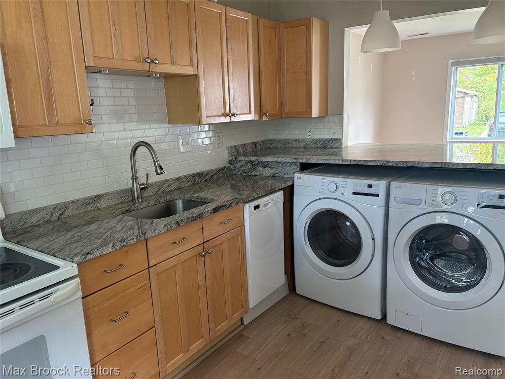27871 HAMPDEN Street, Madison Heights, MI 48071 — Photo 7