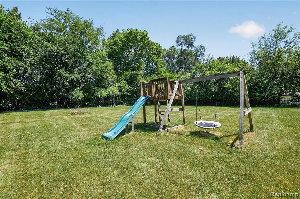 508 Deland Road, Flushing, MI 48433 — Photo 38