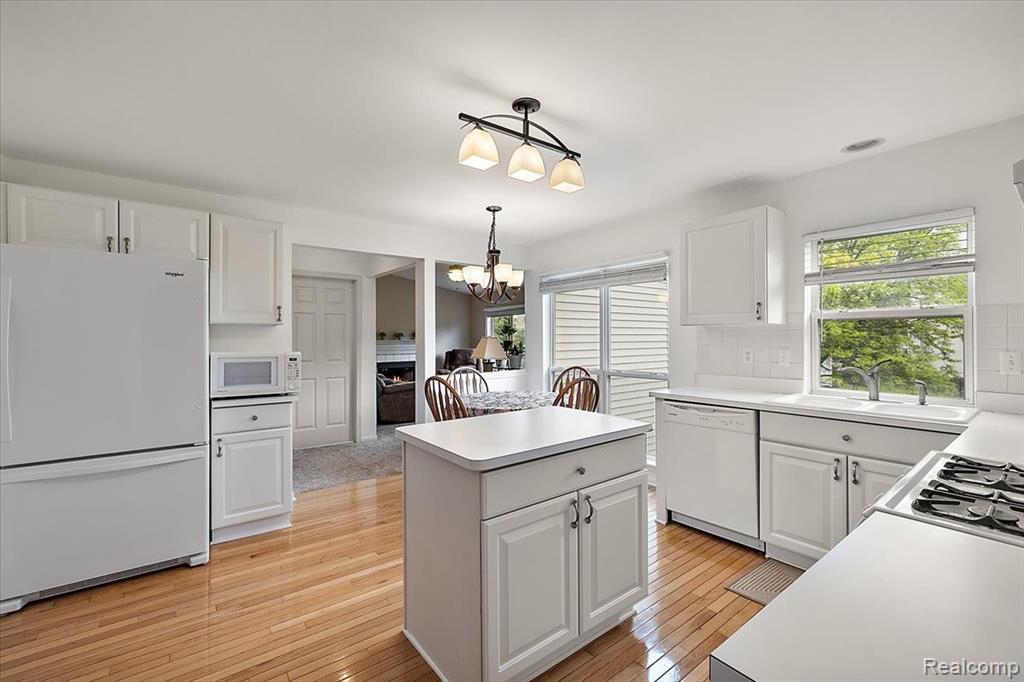 437 Cherry Hills Court, Oxford, MI 48371 — Photo 19