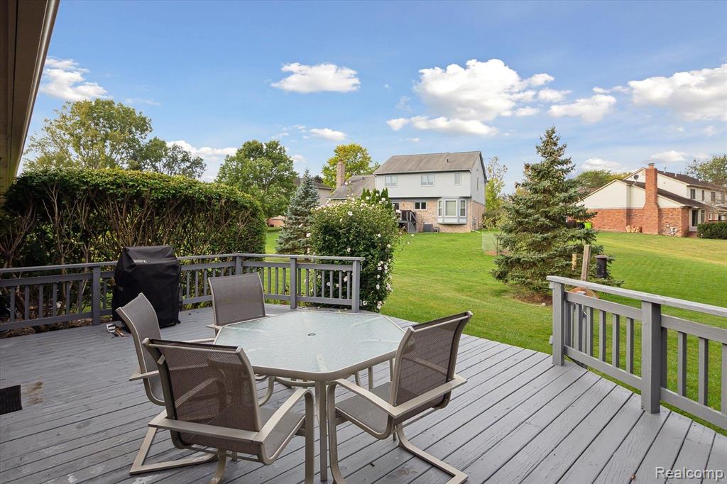 25999 PETROS Boulevard, Novi, MI — Photo 39
