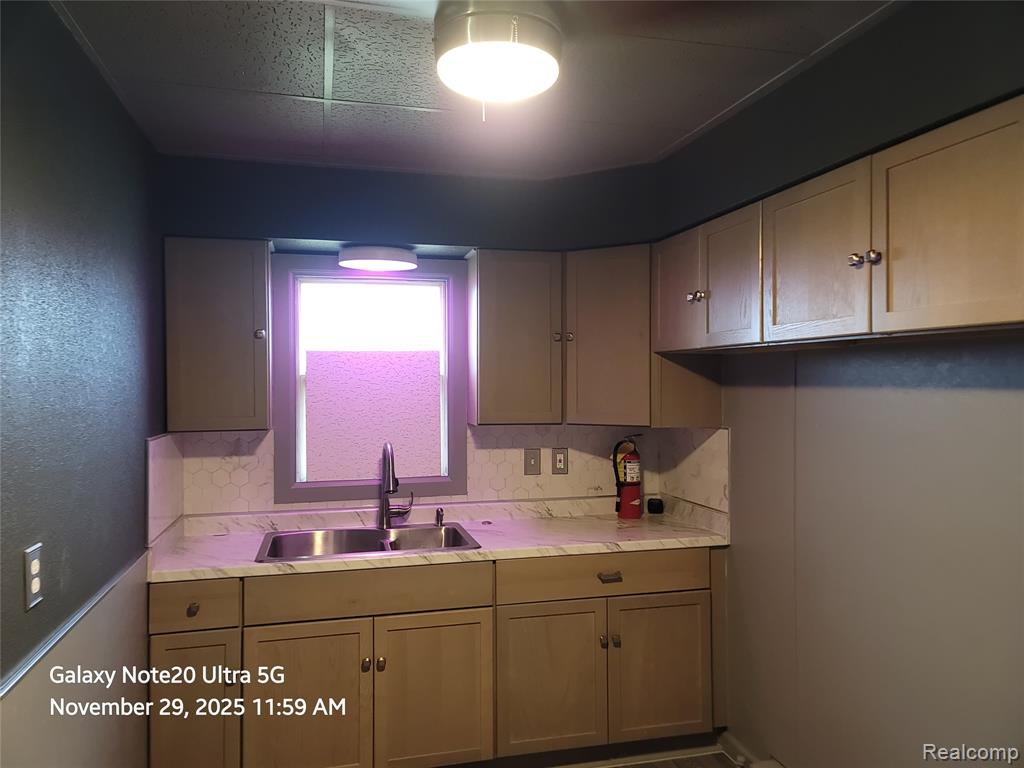 630 E Dartmouth Street, Flint, MI 48505 — Photo 20