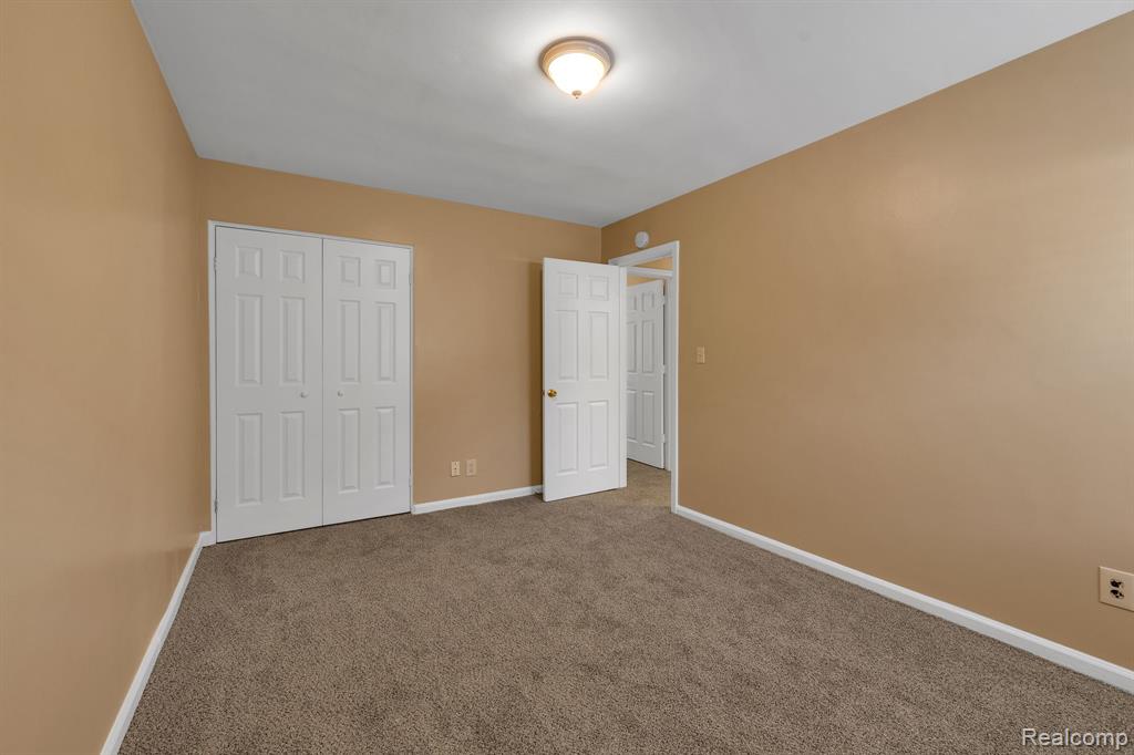 7411 N Vernon Street, Dearborn Heights, MI 48127 — Photo 17