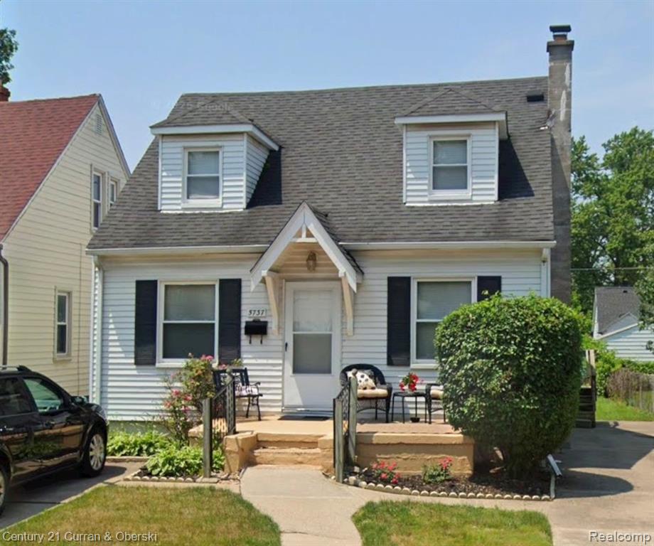 5737 N Vernon Street, Dearborn Heights, MI 48127 — front exterior