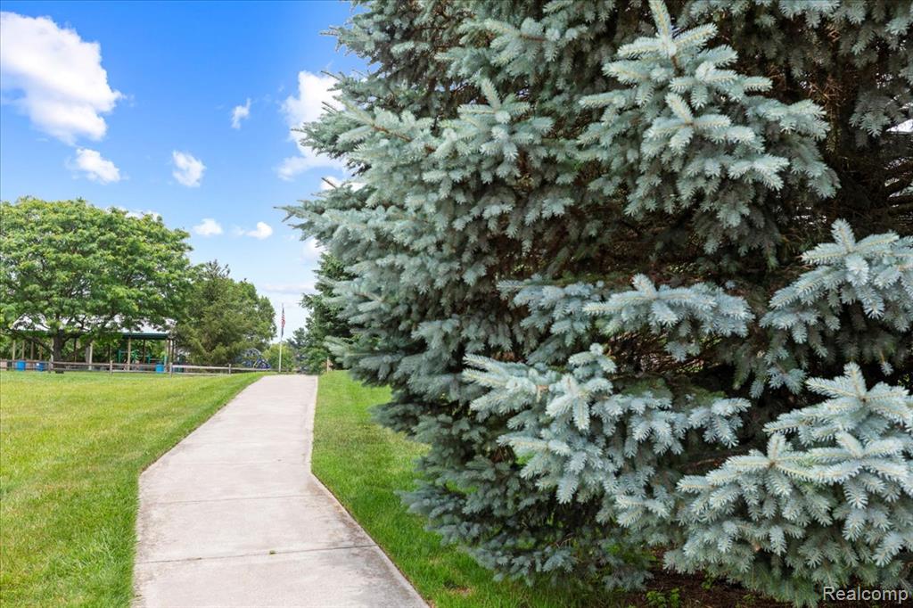 668 Eider Way, Oxford, MI 48371 — Photo 40