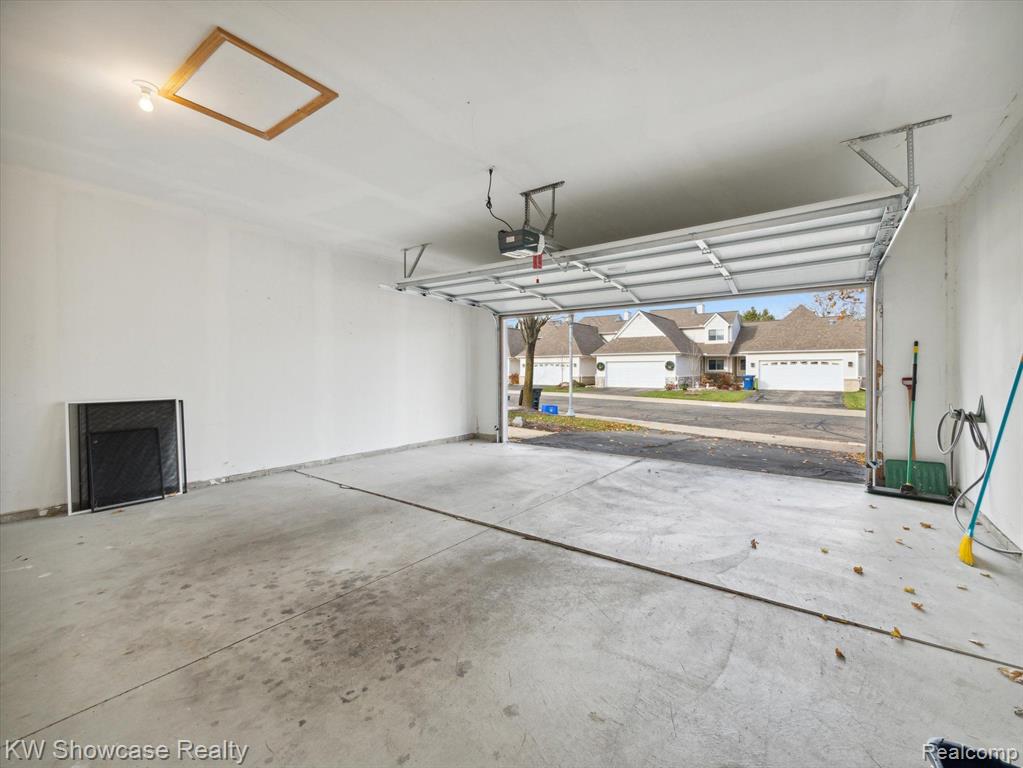 61011 EVERGREEN, South Lyon, MI 48178 — Photo 45