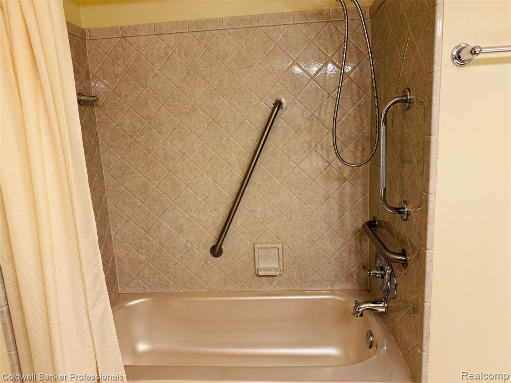 5175 Buckingham, 371, Troy, MI 48098 — Photo 8