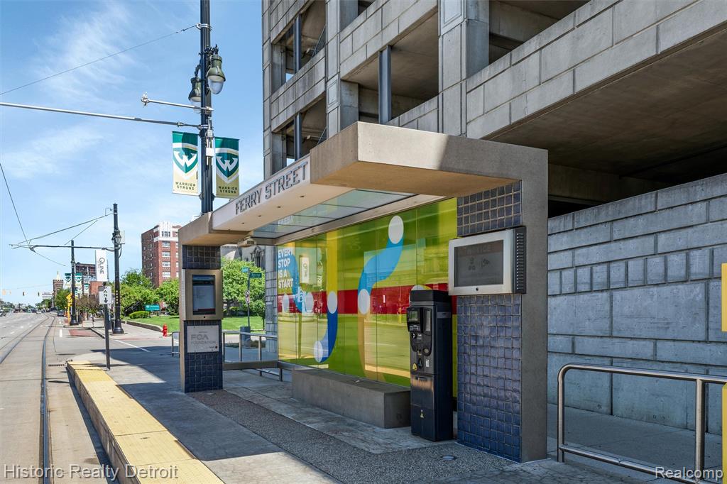 1300 E Lafayette Street, 2211, Detroit, MI 48207 — Photo 43