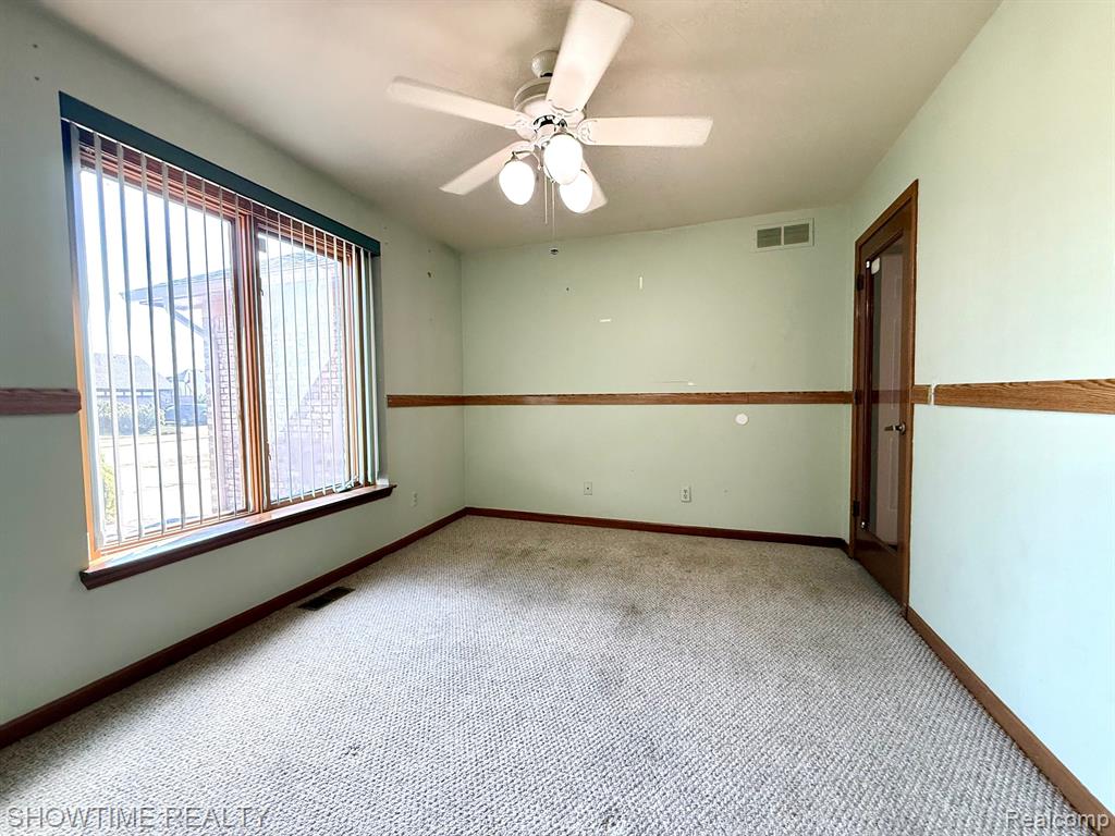40537 DENBIGH Drive, Sterling Heights, MI 48310 — Photo 13