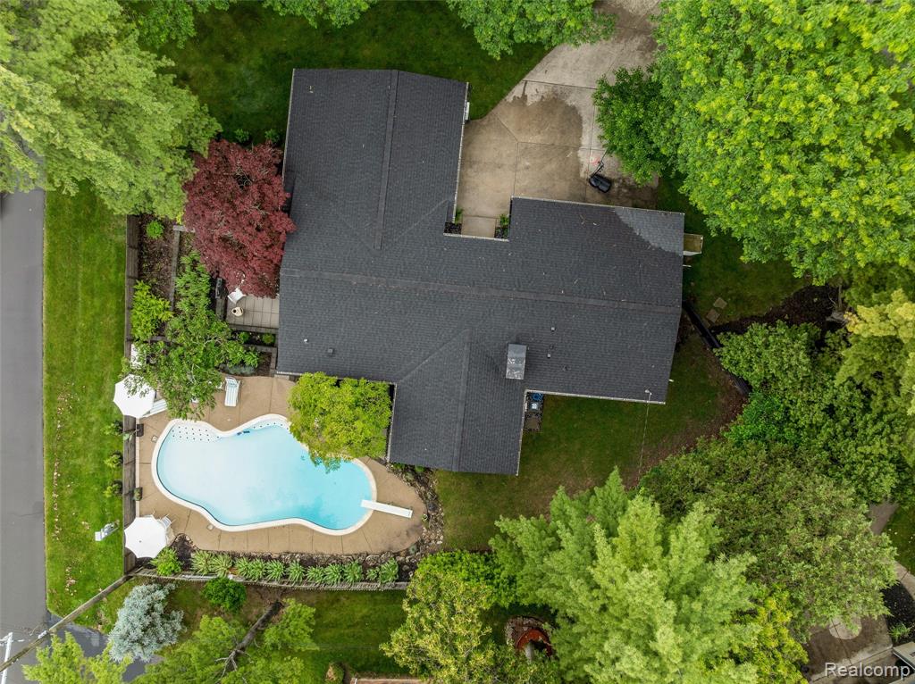 6895 Cedarbrook Drive, Bloomfield Hills, MI 48301 — Photo 40
