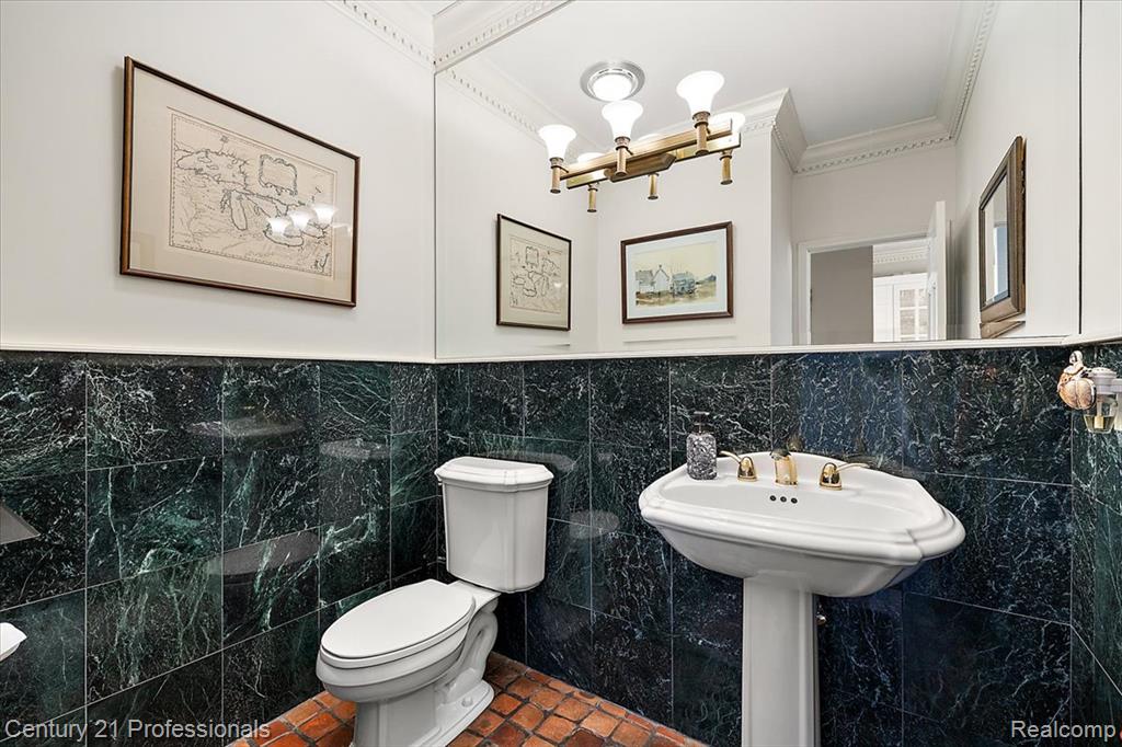 Half Bath-Marble/Tile