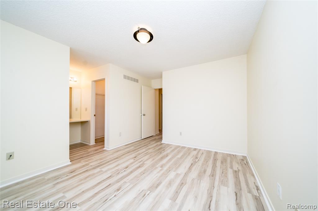 41474 Cornell Drive, Novi, MI 48377 — Photo 33