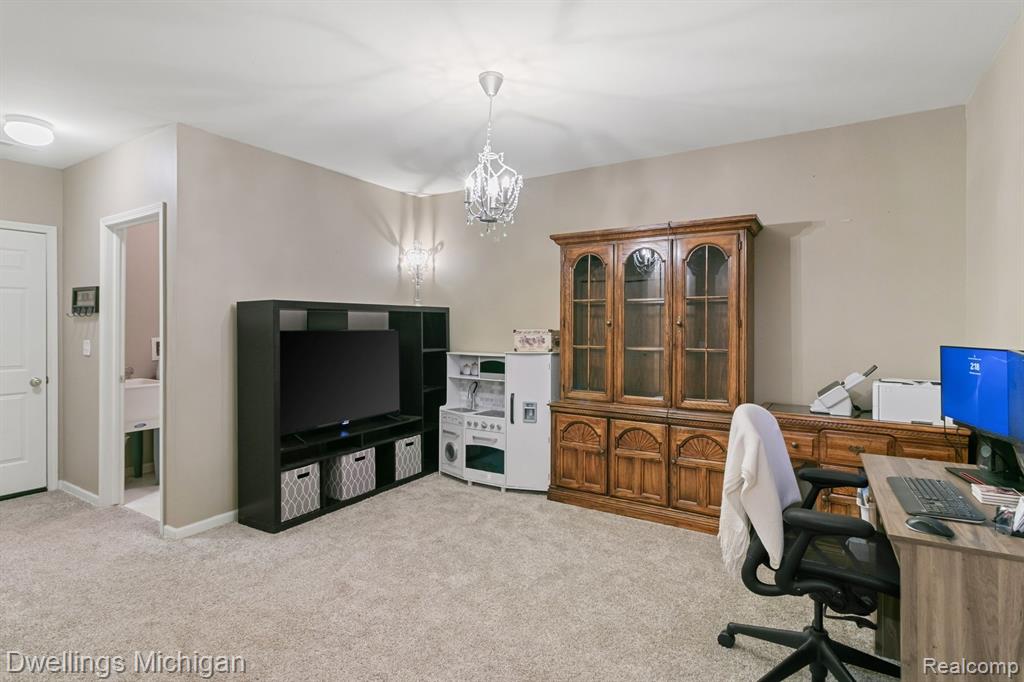 1105 FOUNTAIN VIEW Circle, South Lyon, MI 48178 — Photo 27