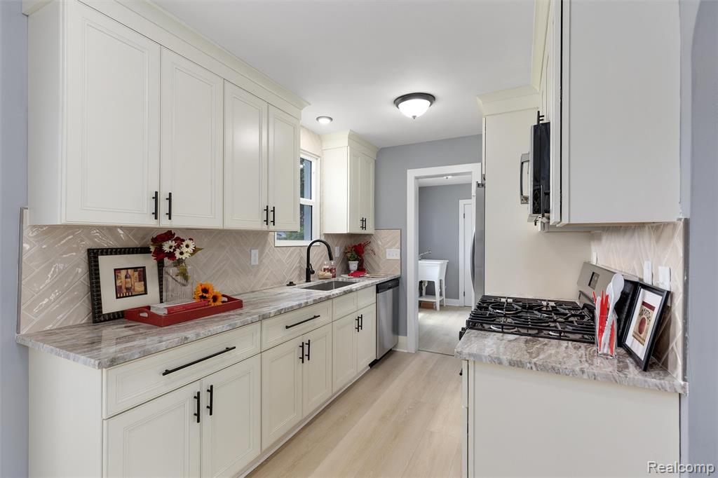 32443 Florence Street, Garden City, MI — Photo 3