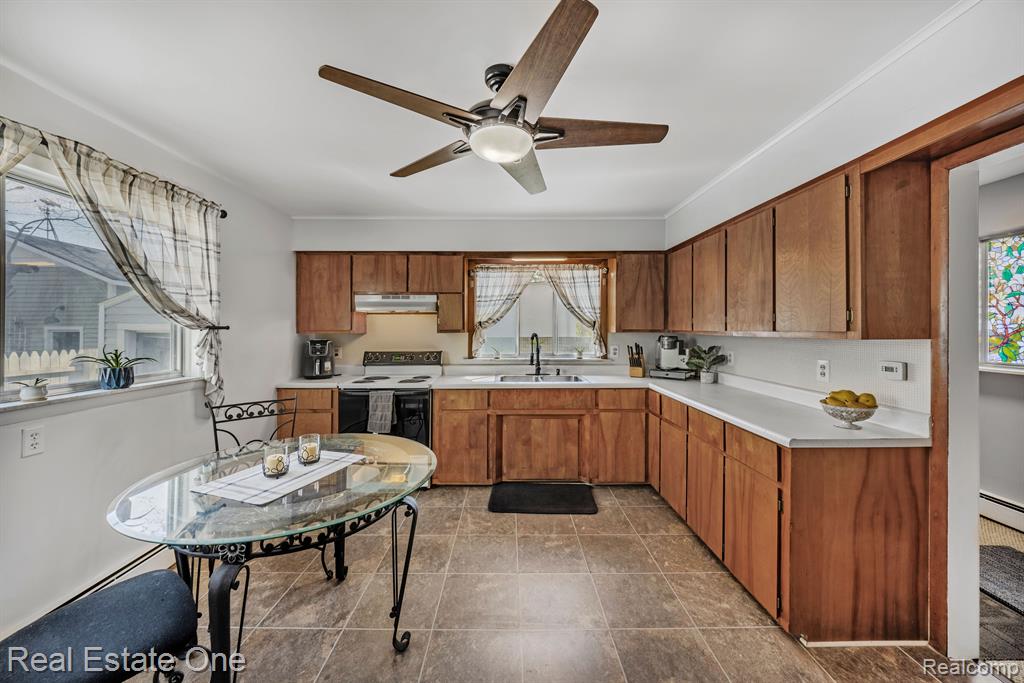 2265 Maddy Lane, Keego Harbor, MI 48320 — Photo 10