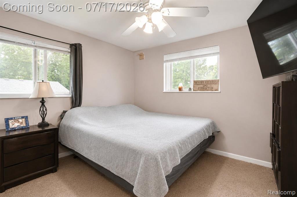 5535 Lake Vista Drive, Waterford, MI 48327 — Photo 11