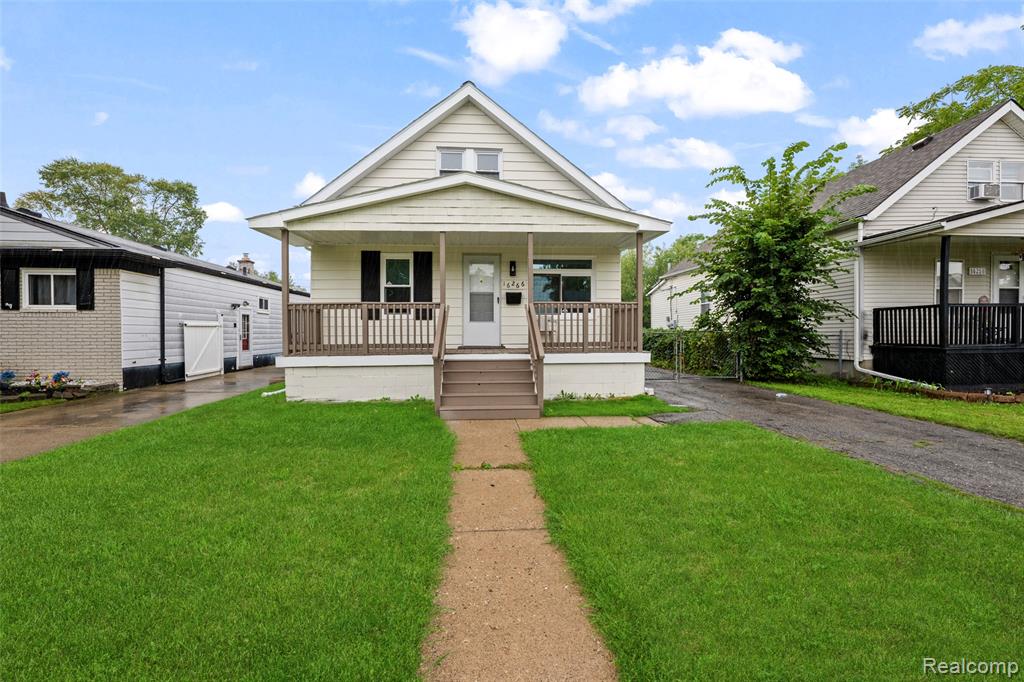 16266 Evergreen Avenue, Eastpointe, MI 48021