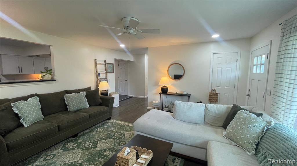 2966 Burlington Drive, Buena Vista, MI 48601 — Photo 8