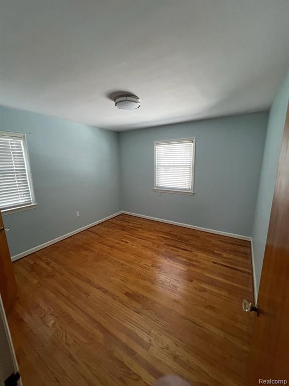 52 CAMLEY Drive, Waterford, MI 48328 — Photo 4
