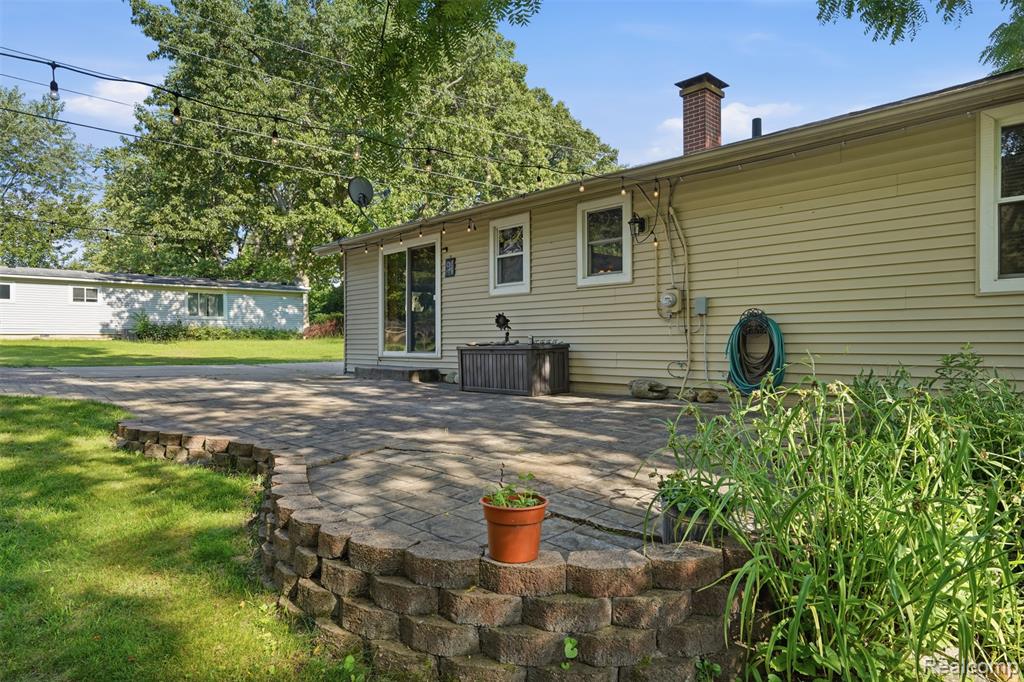 608 Snyder Road, Highland, MI — Photo 14
